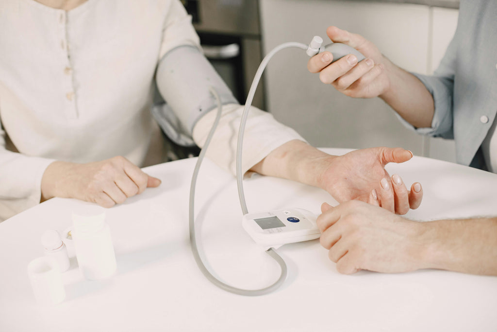 How to Choose the Right Blood Pressure Monitor in 2025